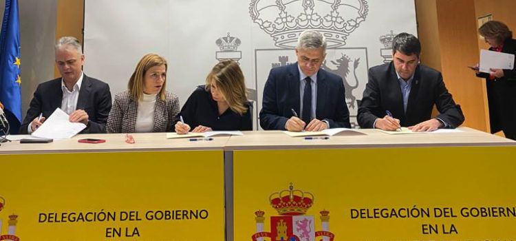 Firma amb la Ministra de Transports, Mobilitat i Agenda Urbana del pla de barris de Morella