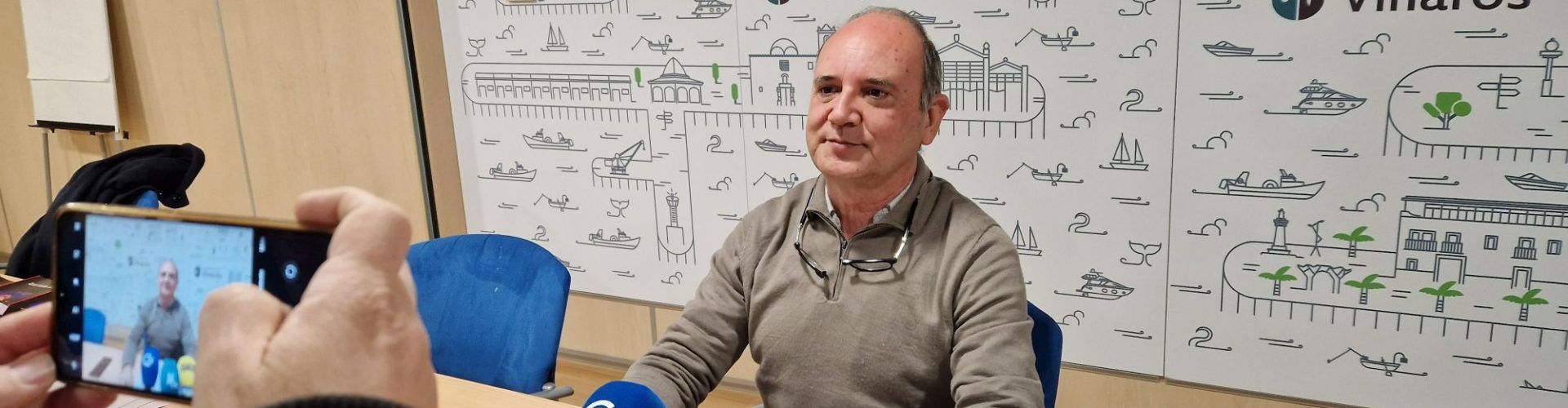 Vídeo: el regidor Fernando Juan replica el PVI sobre reducció d’horari de la biblioteca de Vinaròs