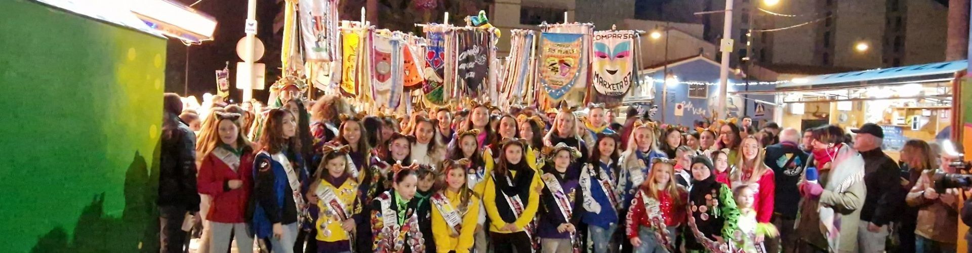 Les casetes de comparses obrin el Carnaval d’ample en ample