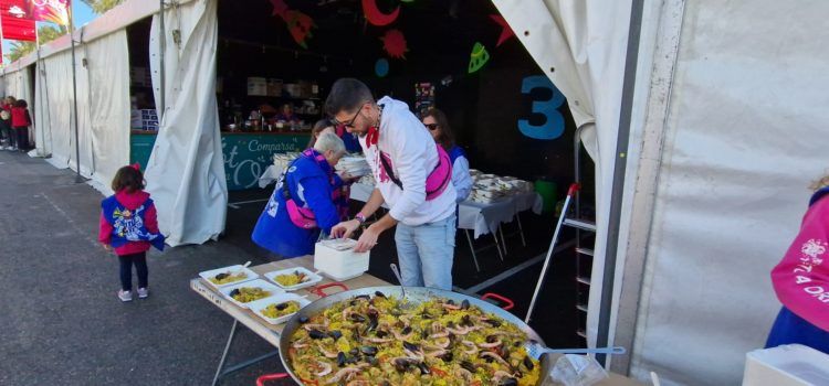 Les comparses es mengen la paella