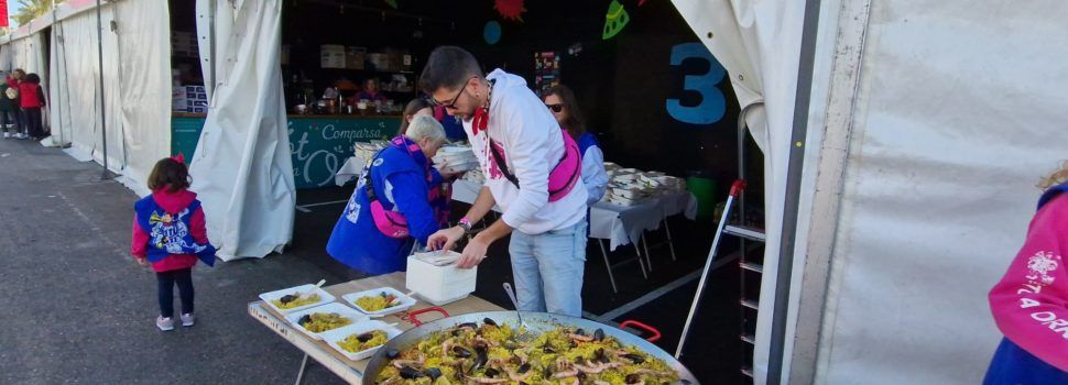 Les comparses es mengen la paella