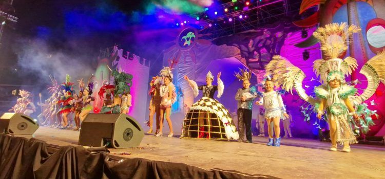 52 fotos de la gala de reines i reis infantils del Carnaval 2023
