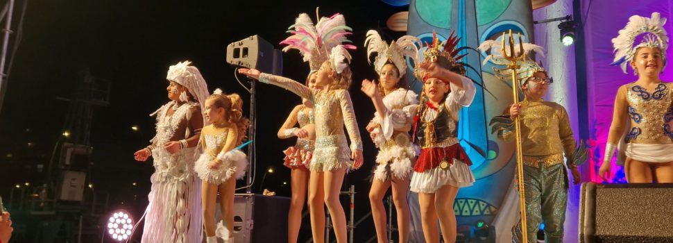 La gala infantil de reines i reis del Carnaval, en 9 vídeos