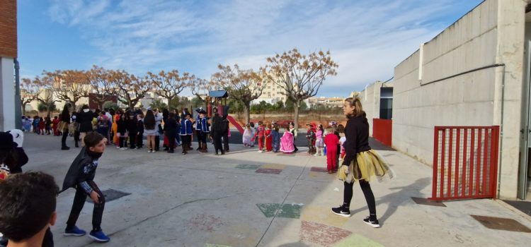 Vídeo i fotos de la festa final de Carnaval al col·legi Assumpció