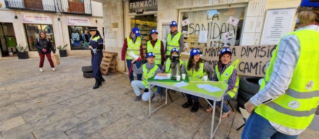 Vídeo i fotos de la farmàcia revolucionada pel Carnaval