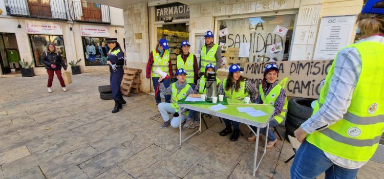 Vídeo i fotos de la farmàcia revolucionada pel Carnaval