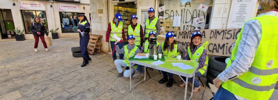 Vídeo i fotos de la farmàcia revolucionada pel Carnaval