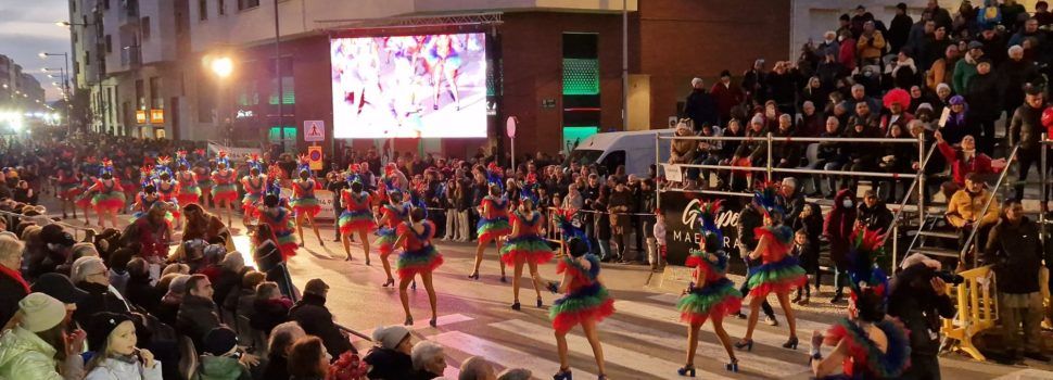 Galería de 65 fotos de la primera desfilada del Carnaval 2023