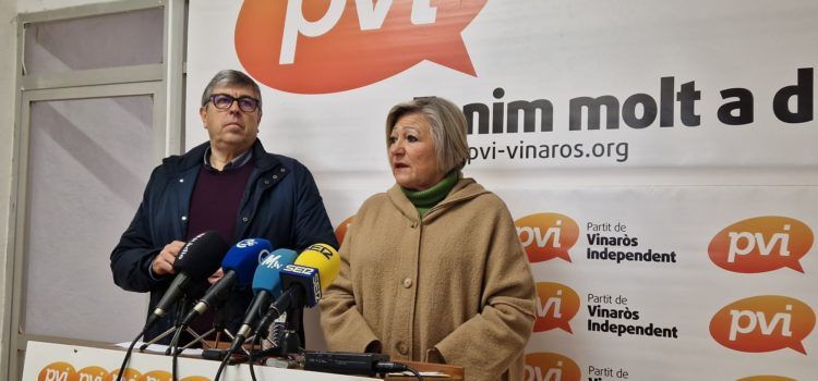 Roda de premsa de la regidora del PVI María Dolores Miralles