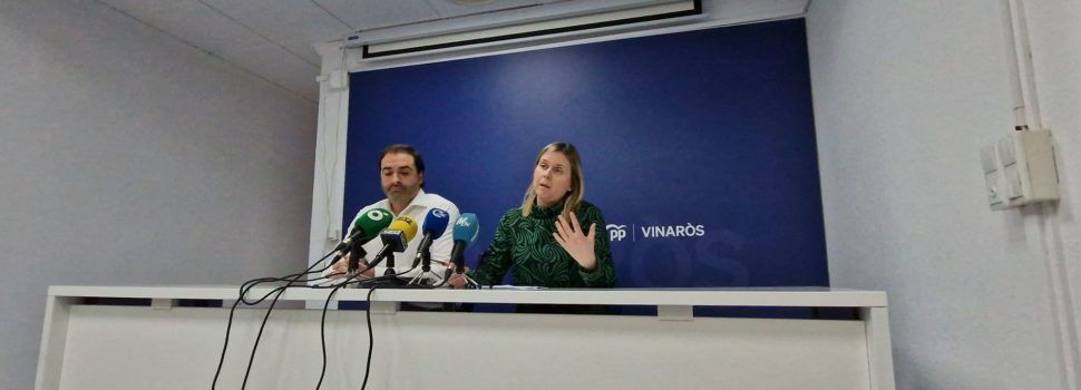 Vídeo: roda de premsa dels edils del PP Mercedes García i Juan Amat