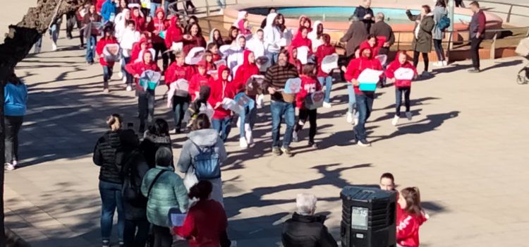Punt Lila i multicolor al Carnaval 2023 d’Alcanar