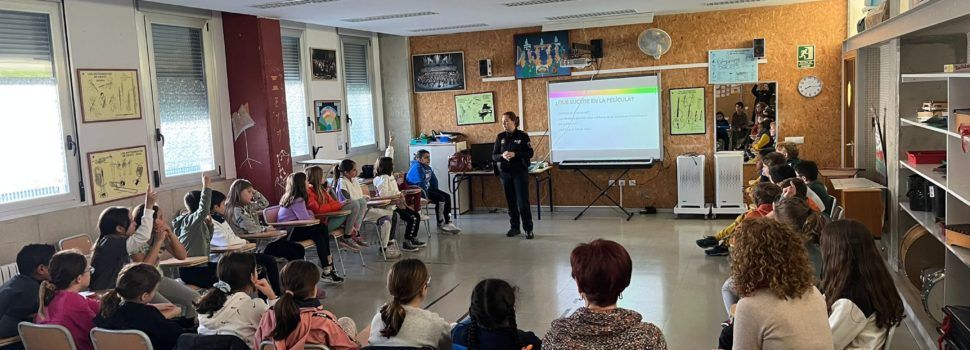 La Policia Local d’Alcalà-Alcossebre forma a l’alumnat de Primària per a lluitar contra l’assetjament escolar