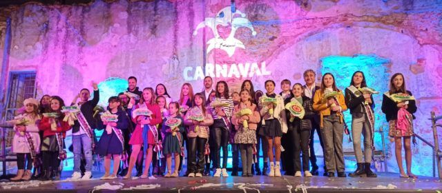 Vinaròs engega el Carnaval 2023 amb l’arribada del Carnestoltes africà