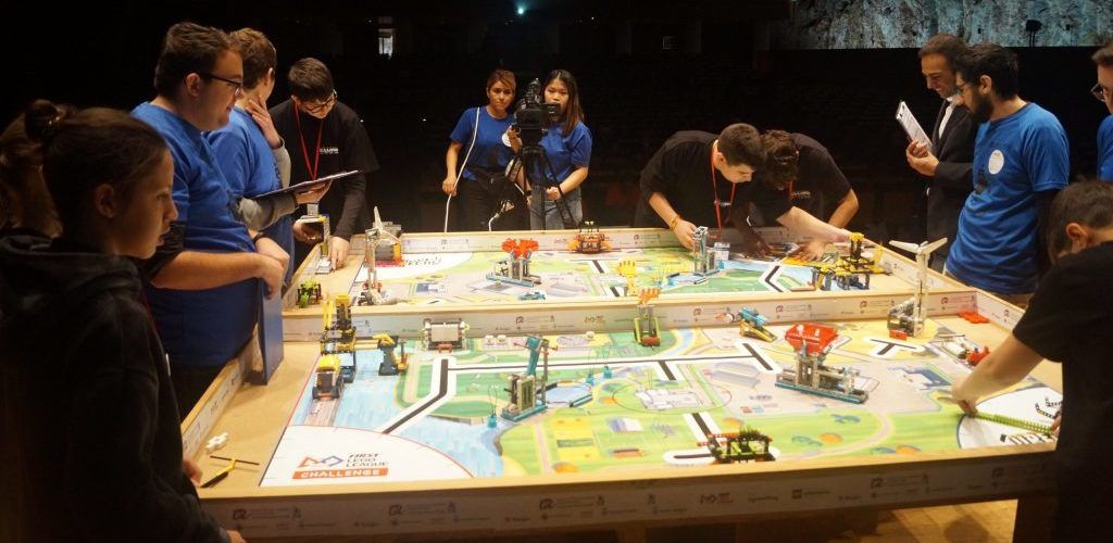 L’equip Com tu vulgues, de la Sènia, i Turbines Francis, de l’Escola Elisabeth de Salou, guanyen la FIRST LEGO League Challenge Tarragona-Reus