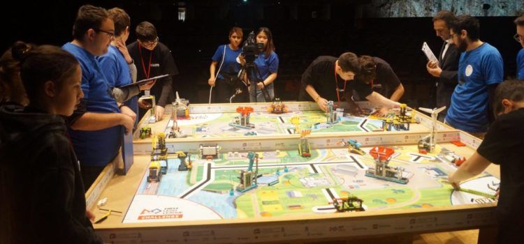 L’equip Com tu vulgues, de la Sènia, i Turbines Francis, de l’Escola Elisabeth de Salou, guanyen la FIRST LEGO League Challenge Tarragona-Reus