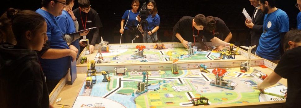 L’equip Com tu vulgues, de la Sènia, i Turbines Francis, de l’Escola Elisabeth de Salou, guanyen la FIRST LEGO League Challenge Tarragona-Reus