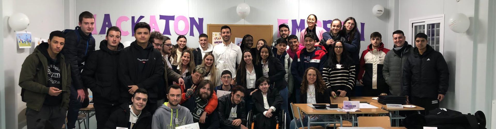 L’alumnat de 2n curs d’Assistència a la Direcció ha organitzat la I Hackató Emprén a l’IES Joan Coromines
