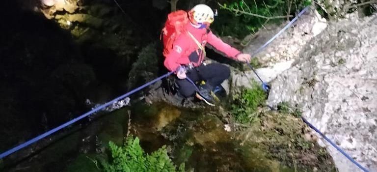 Rescatats a la Tinença 7 barranquistes que se’ls va fer de nit dins d’un barranc