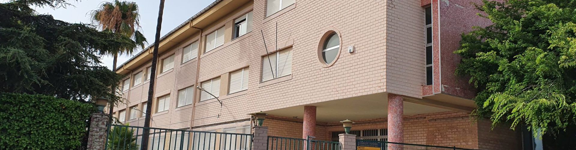 L’AFA de l’IES José Vilaplana de Vinaròs pel retard de les obres i l’estat del pàrquing