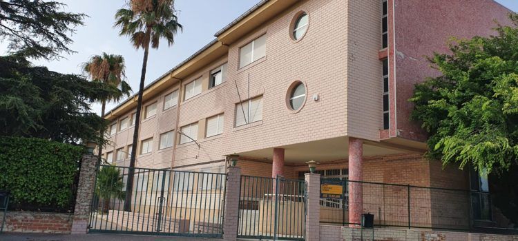 L’AFA de l’IES José Vilaplana de Vinaròs pel retard de les obres i l’estat del pàrquing