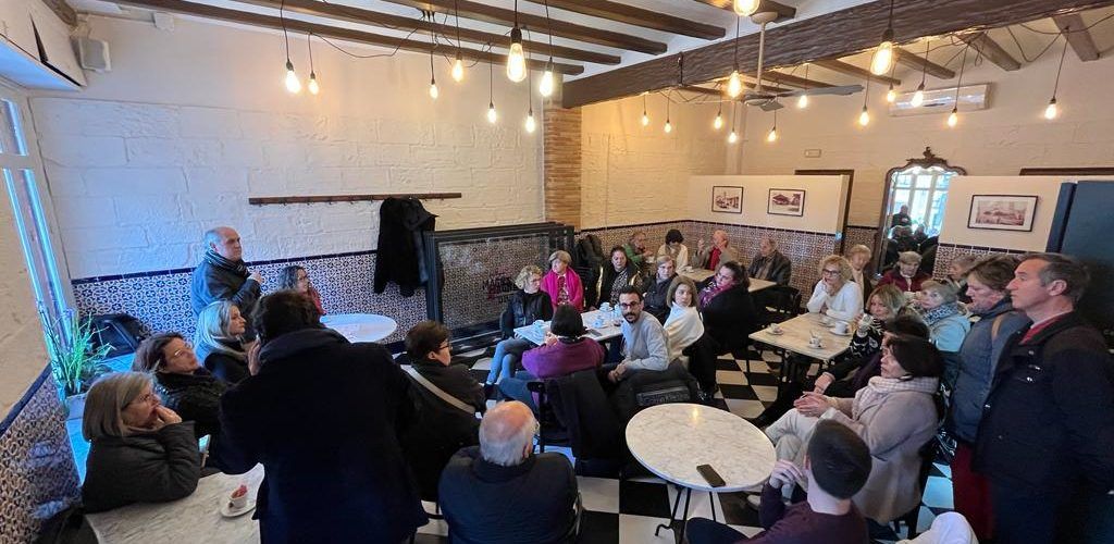 Juanma Cerdá se toma un café con el comercio de Benicarló