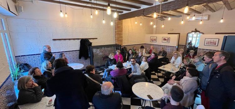 Juanma Cerdá se toma un café con el comercio de Benicarló