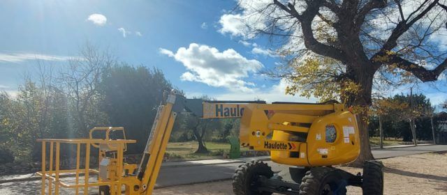 Càlig adquireix una màquina elevadora per a la Brigada Municipal