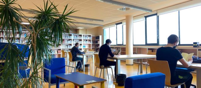 La Biblioteca municipal de Peníscola duplica la seua xifra d’usuaris el 2022 i recupera dades d’abans de la pandèmia