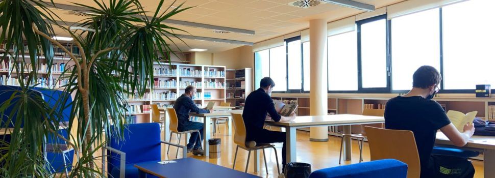 La Biblioteca municipal de Peníscola duplica la seua xifra d’usuaris el 2022 i recupera dades d’abans de la pandèmia