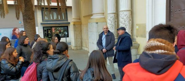 Alumnes del Coromines de Benicarló visiten l'”Espai Fuster” a Sueca