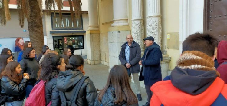 Alumnes del Coromines de Benicarló visiten l'”Espai Fuster” a Sueca