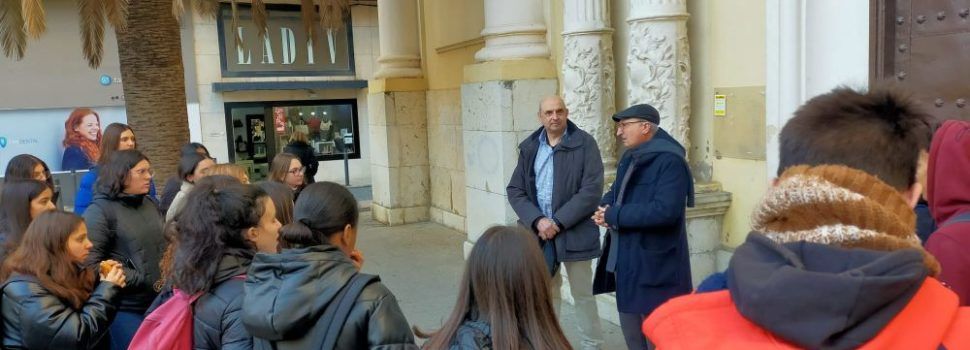 Alumnes del Coromines de Benicarló visiten l'”Espai Fuster” a Sueca