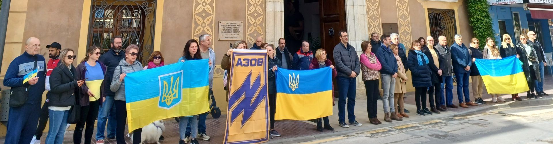 Concentració silenciosa a Benicarló amb motiu de l’aniversari de la invasió russa a Ucraïna