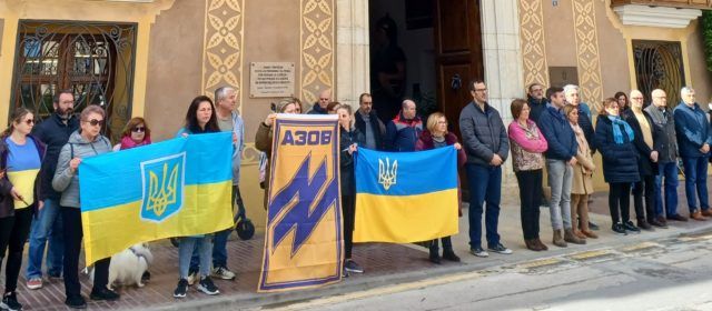 Concentració silenciosa a Benicarló amb motiu de l’aniversari de la invasió russa a Ucraïna