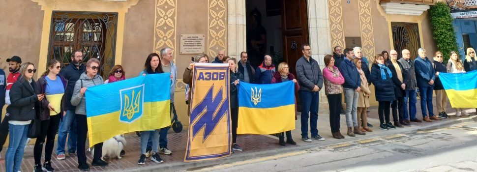 Concentració silenciosa a Benicarló amb motiu de l’aniversari de la invasió russa a Ucraïna