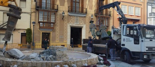 Benicarló retira temporalment, entre crítiques, l’emblemàtica font dels llauradors