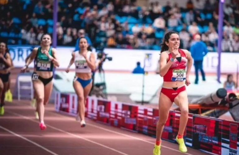 Carla Masip, torna a la competició per la porta gran, amb la 4a plaça als 1500m