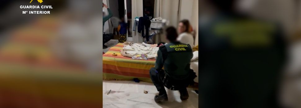 La Guardia Civil libera en Alcossebre a una mujer retenida durante casi dos meses y agredida por su pareja en un hotel