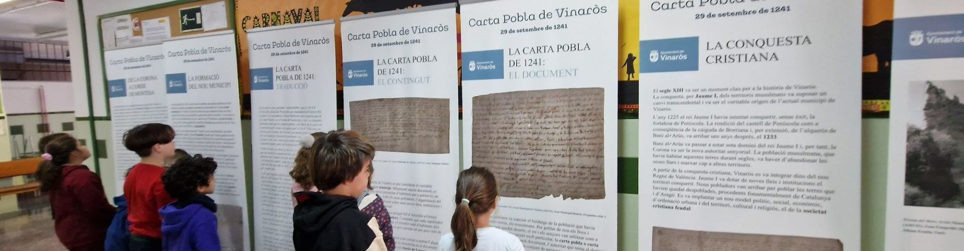 Fotos: L’exposició sobre la Carta Pobla volta pels col·legis