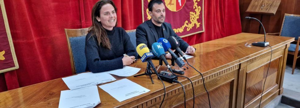 Roda de premsa de l’alcalde de Vinaròs Guillem Alsina i la regidora Carmen Morellà