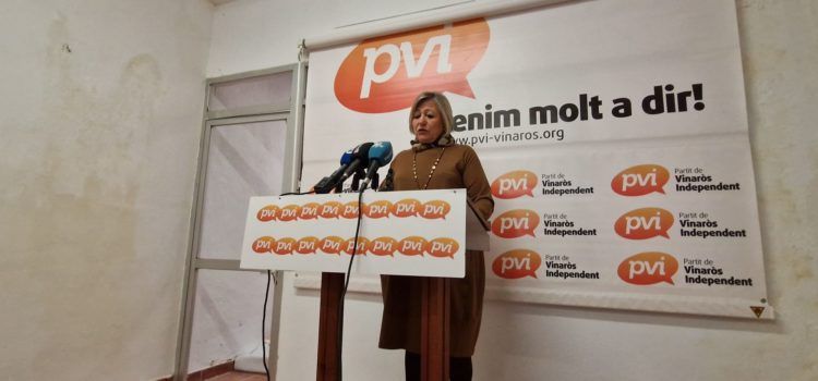 Roda de premsa de la regidora M. Dolores Miralles sobre la venda de ferralla