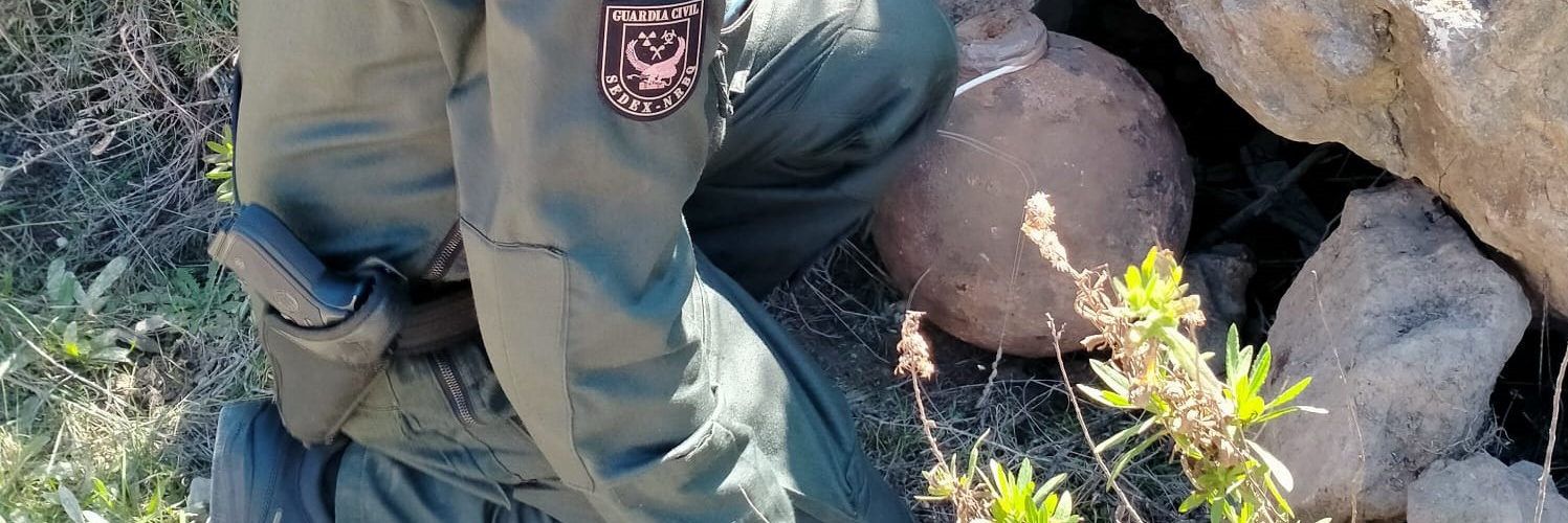 La Guardia Civil destruye una bomba de la época napoleónica hallada en el castillo de Peñíscola