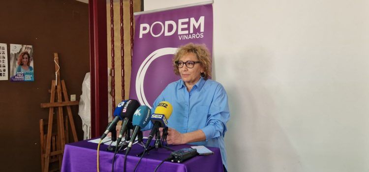 Roda de premsa de la regidora Cecília Pastor sobre la ferralla venuda irregularment a Vinaròs
