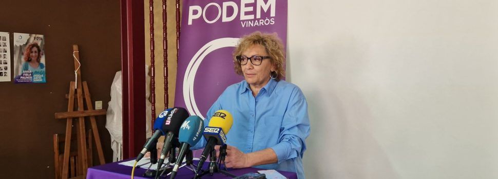 Roda de premsa de la regidora Cecília Pastor sobre la ferralla venuda irregularment a Vinaròs