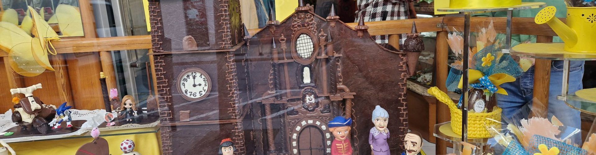 Vídeo i fotos de la monumental mona de Pasqua de Fundació Caixa Vinaròs-Pastisseria Macip