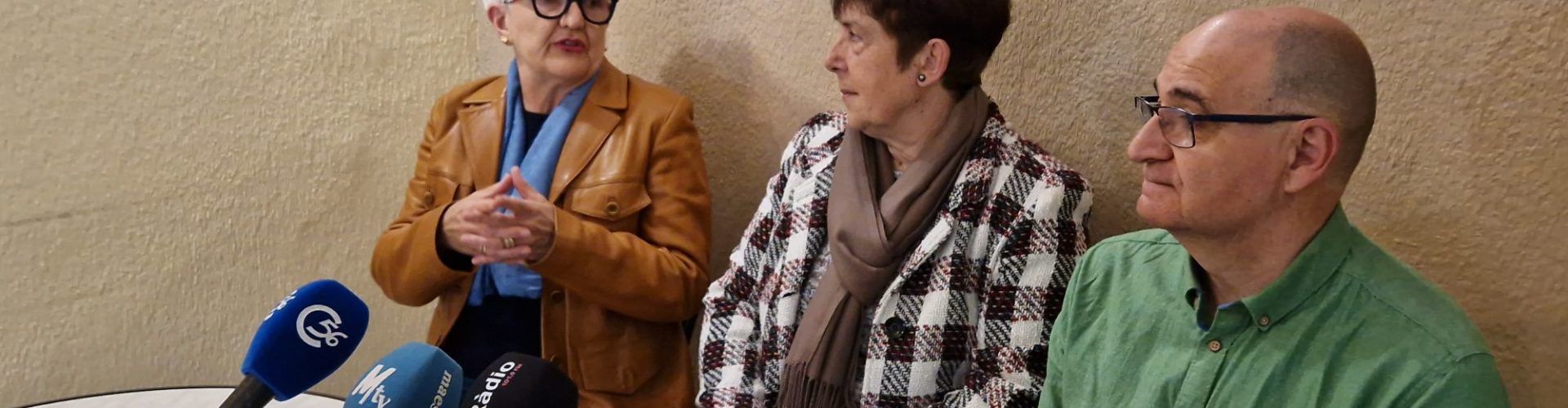 L’alumnat de Cáritas es menjarà la monumental mona de Caixa Vinaròs