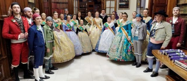 Una multitudinaria “Crida” abre en Benicarló el 50 aniversario de las Fallas