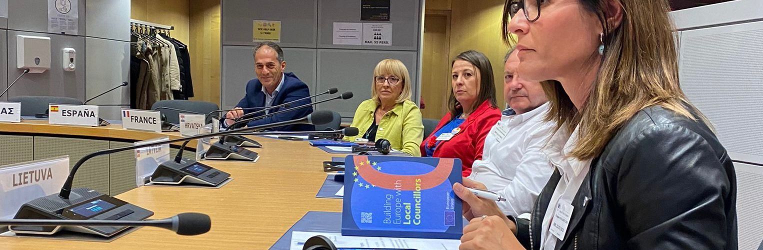 La alcaldesa de Canet lo Roig participa en Bruselas en unas jornadas sobre el papel de las autoridades locales
