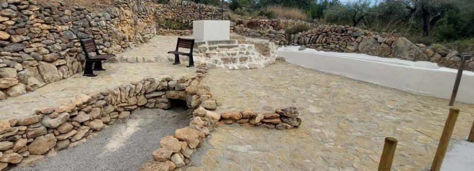 La Brigada Municipal rehabilita el Pou Canet  i el seu entorn