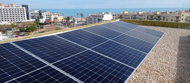 El Ayuntamiento de Peñíscola ya genera energía limpia para abastecer dependencias municipales